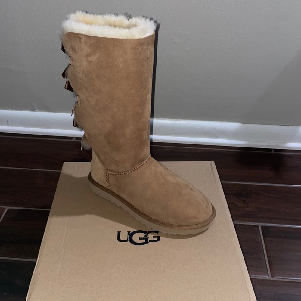 NEVER WORN, BRAND NEW, Ugg Bailey Bow tall II boots!